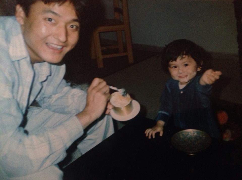 Ma Ju studies abroad in Tunisia during the 1990s.