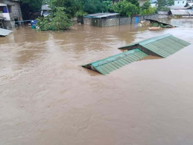 မြဝတီမြို့ ရေကြီးရေလျှံနေသည်ကို ၂၀၂၄ ခုနှစ် စက်တင်ဘာလ ၁၁ ရက် မနက်အစောပိုင်းက တွေ့ရစဉ်။ (Citizen Photo)