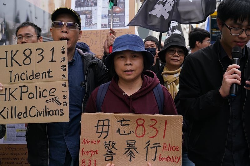 "831事件"五周年,即使被中共跨境镇压阴霾笼罩,伦敦仍有八百人走上街头抗议,人数为今年港人集会之最。 (RFA图片)