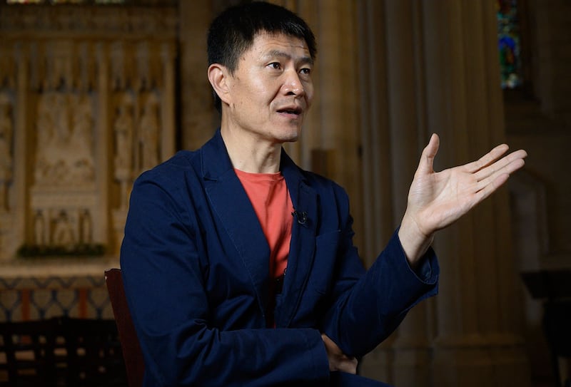 曾组织纽约中领馆前“白纸抗议”活动的前六四学运领袖周锋锁。(法新社)