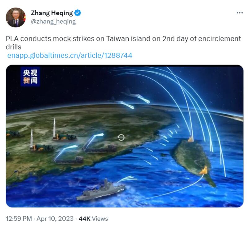 中国央视在对台军演期间释出飞弹攻台模拟动画,中国驻巴基斯坦外交官张和清在推特发布的影片截图,正是台湾北部与南部爆炸的一幕。图片截取自张和清推特。