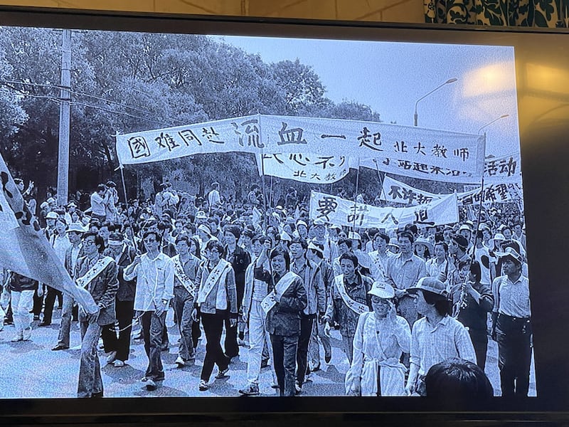 英国华人作家马建当年在学运现场拍摄的照片 (文在山摄)