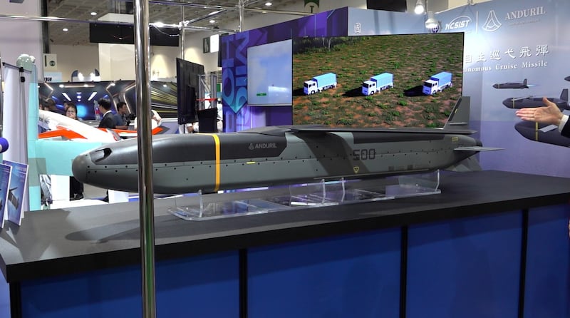 中科院展出以美国Anduril梭鱼-500（Barracuda-500）为原型将合作制造的低成本巡弋飞弹。