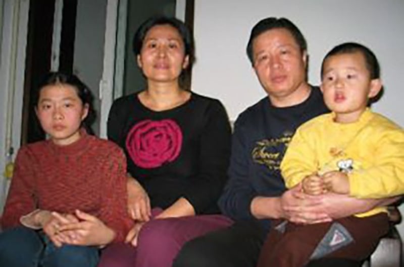 2006年8月时的高智晟律师一家(胡佳拍摄)