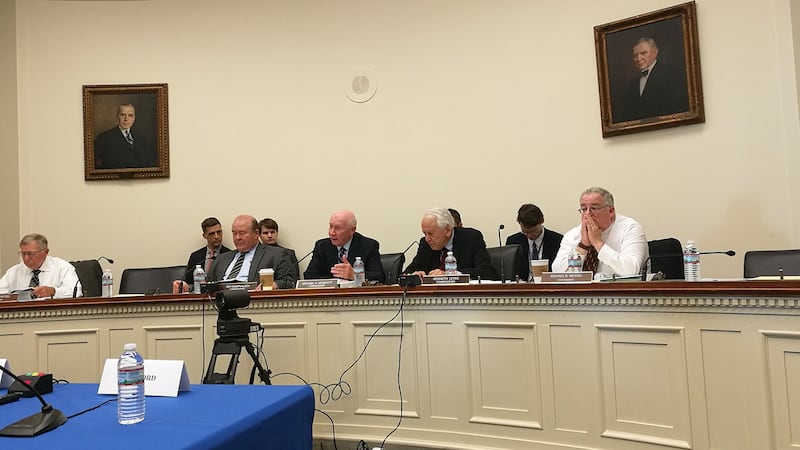 美国国会下属的美中经济与安全审查委员会(U.S.-China Economic and Security Review Commission) 6月20日举行题为“世界一流军队:评估中国的全球军事野心”的听证会。(林坪摄影)