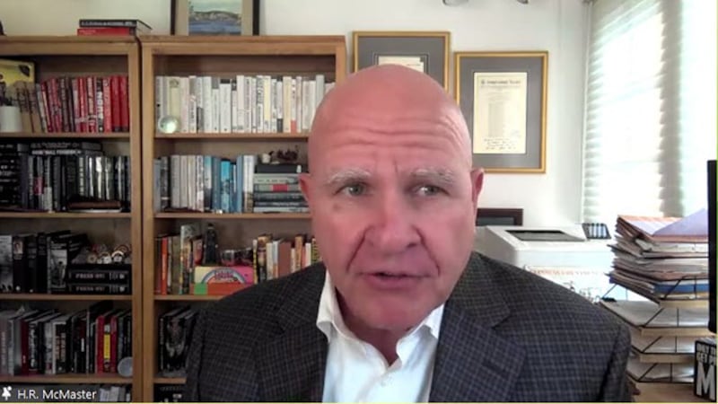 前特朗普政府国家安全顾问麦克马斯特(H.R. McMaster)表示,“在我看来,美国正在失势。”(视频截图)