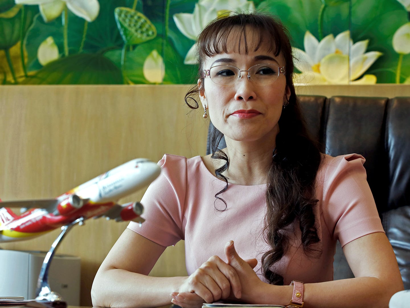 Facebookers fined for mocking wealthy founder of budget Vietnamese airline