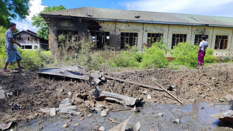 မကွေးတိုင်း မြိုင်မြို့နယ်လက်ယက်မရွာတွင် လေကြောင်းတိုက်ခိုက်မှုဖြစ်ပြီး ၂၀၂၄ ခုနှစ်၊ စက်တင်ဘာ ၆ ရက်နေ့က တွေ့ရစဉ်။ (ဓာတ်ပုံ- အညာမြေ အရပ်ဖက်လူမှုအဖွဲ့အစည်း-မြိုင်)